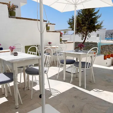 Anthos Aparthotel Naousa (Paros)